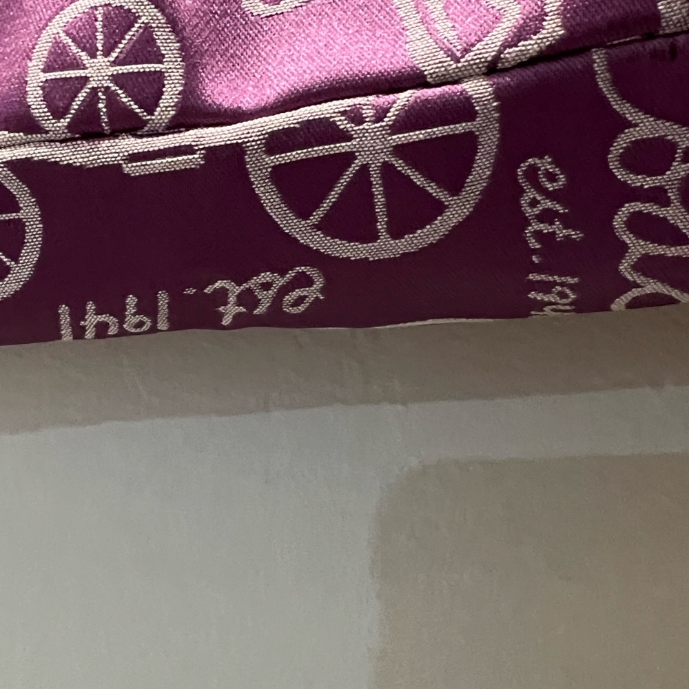 COACH Stage Coach Handbag, Beautiful condition, Purple inside, lots of pockets - Picture 4 of 14